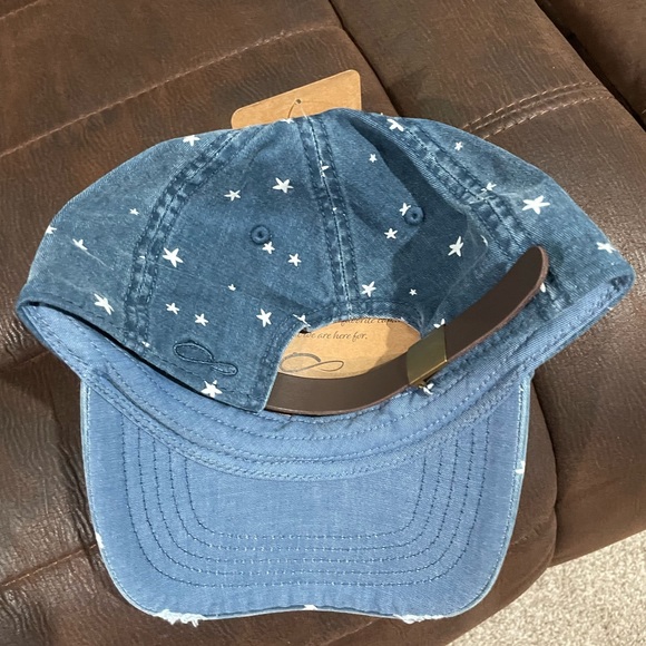 NWT Women’s Adjustable Ballcap - Picture 3 of 4